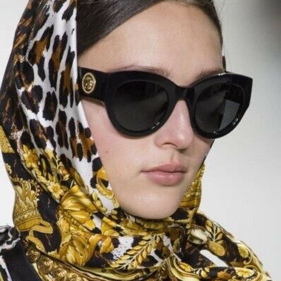 New Versace Women's Black Acetate Sunglasses - Picture 8 of 8